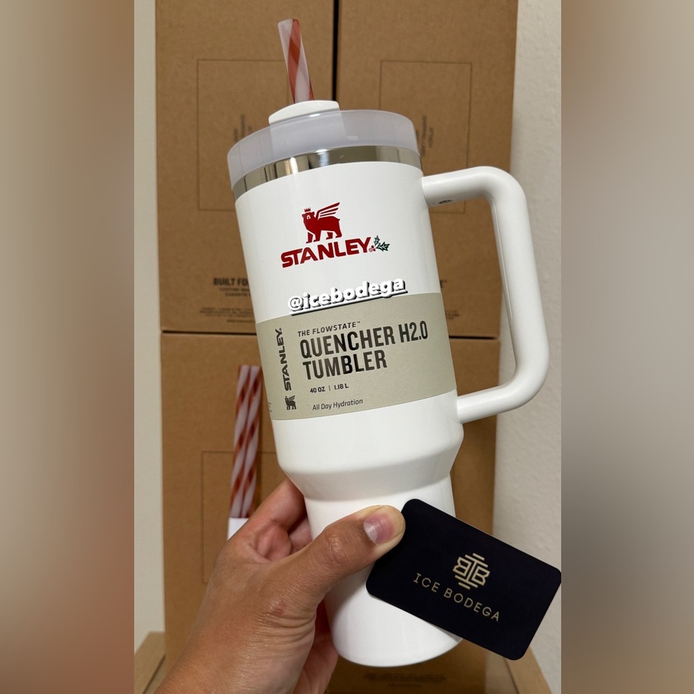 Limited Edition Stanley Quencher 40oz Cup “Mistletoe”